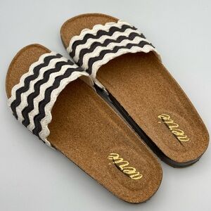 Aerie black and white ric rac slides sandals size 8